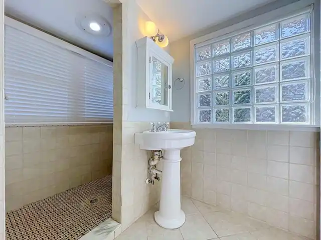 Listing Photo 43