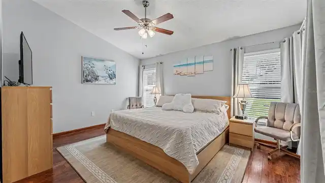 Listing Photo 16