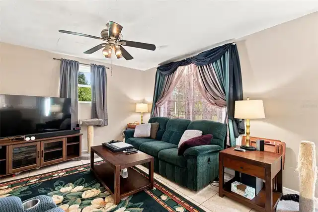 Listing Photo 11