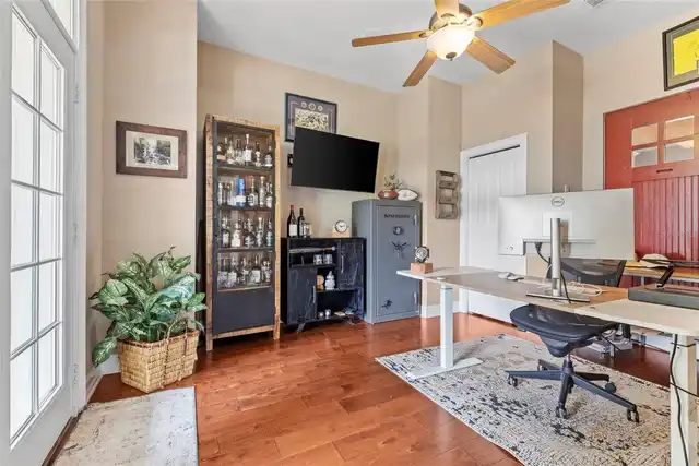 Listing Photo 10