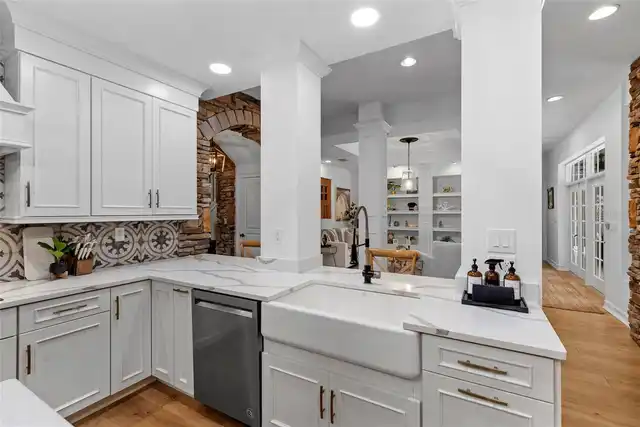 Listing Photo 18