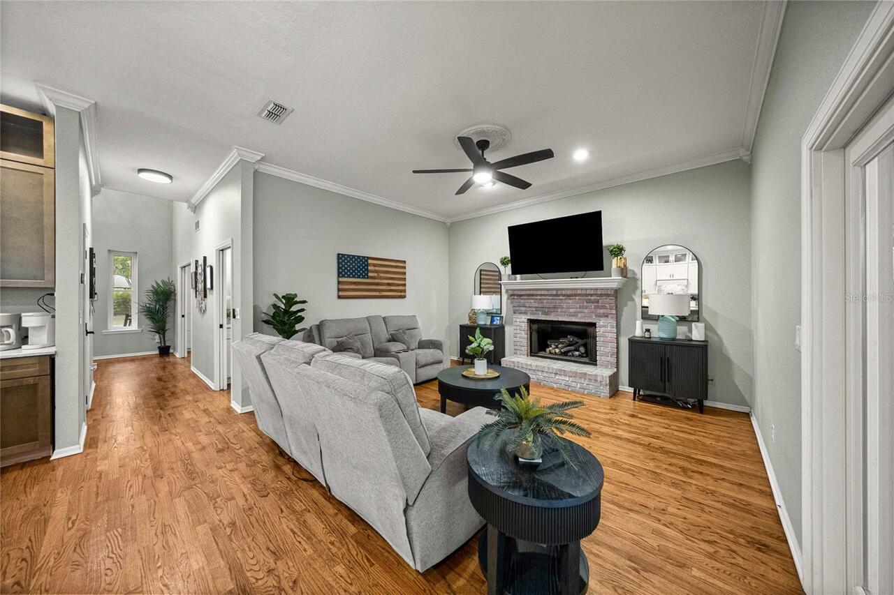 Listing Photo 11