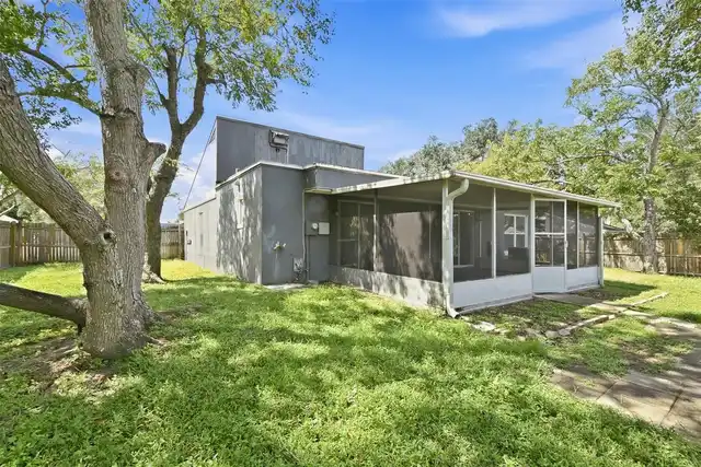 Listing Photo 16