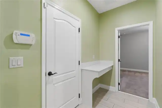 Listing Photo 12