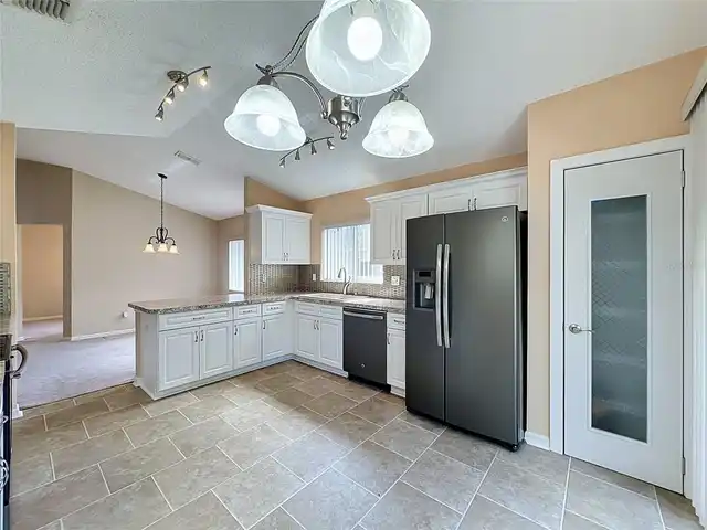 Listing Photo 10