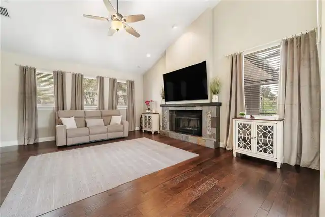 Listing Photo 7