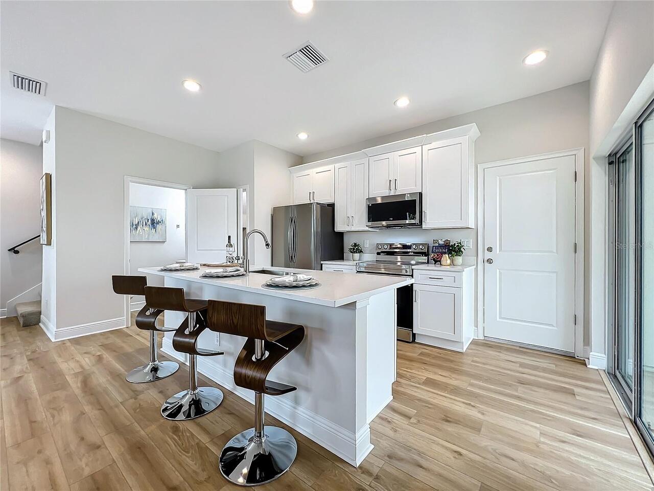 Listing Photo 9