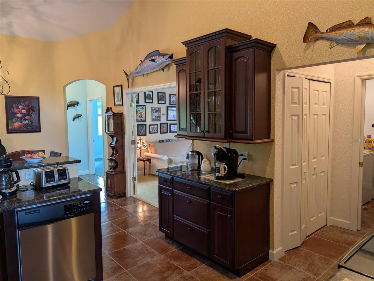 Listing Photo 12