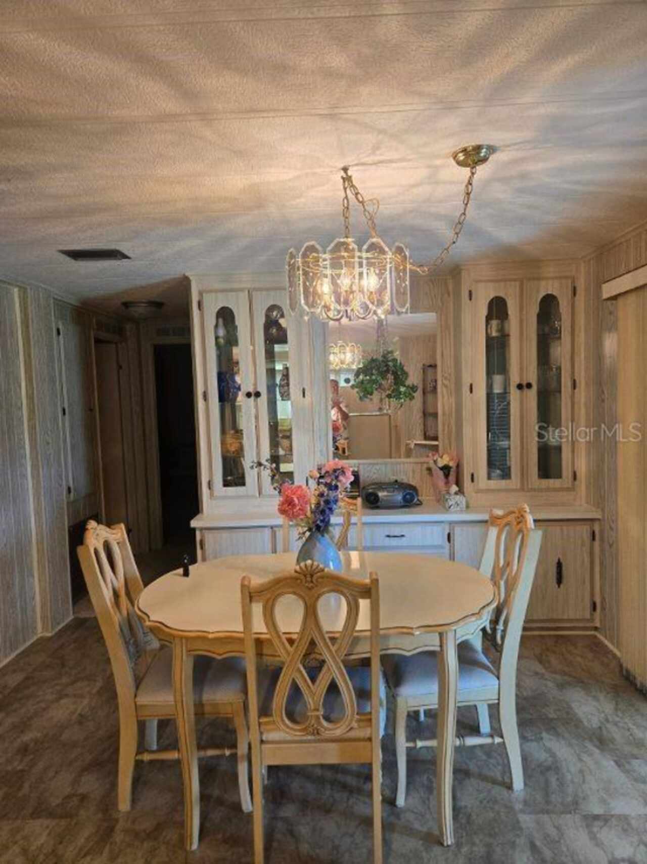 Listing Photo 11