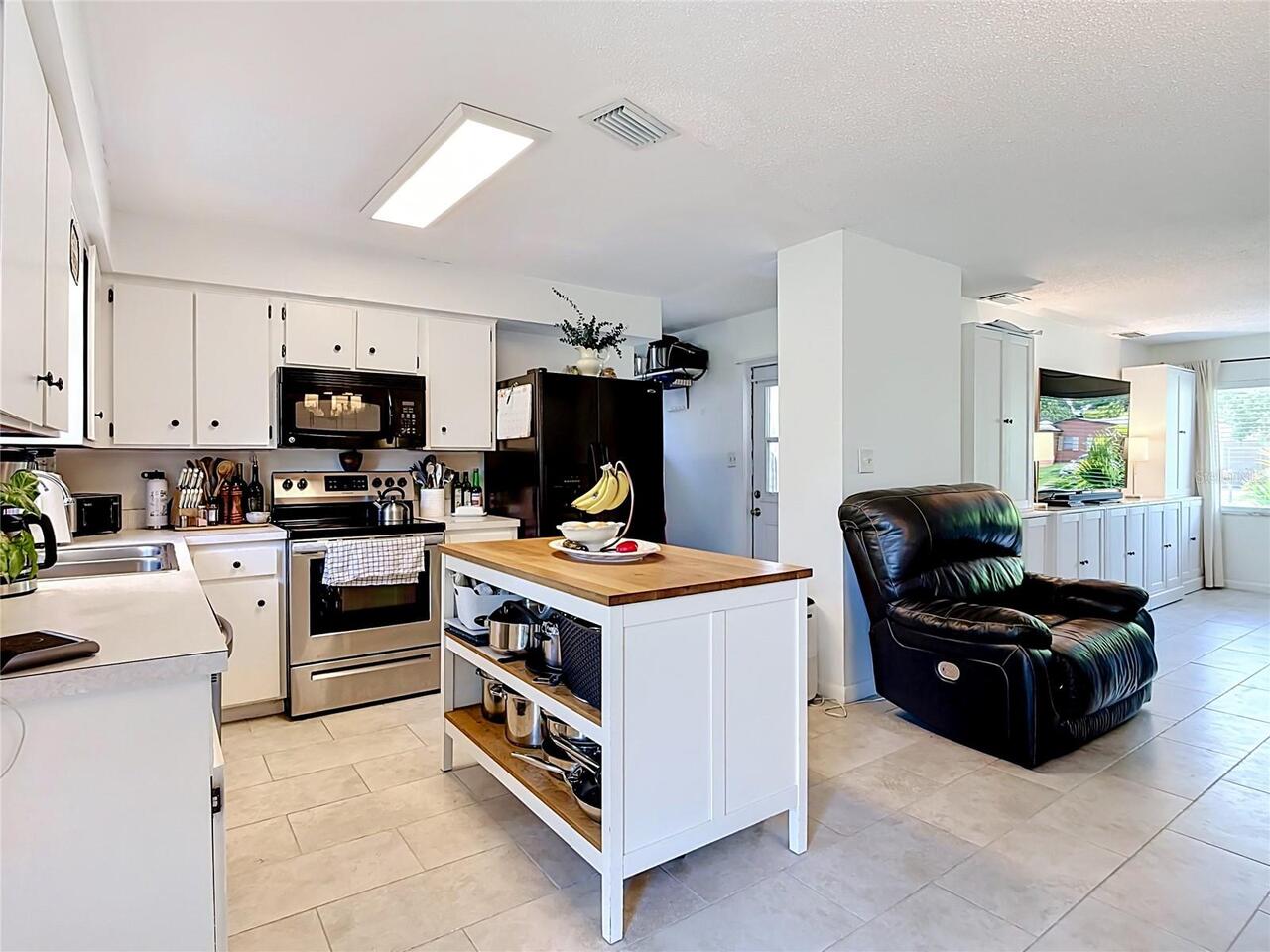 Listing Photo 10