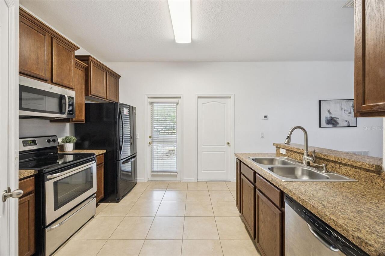 Listing Photo 11