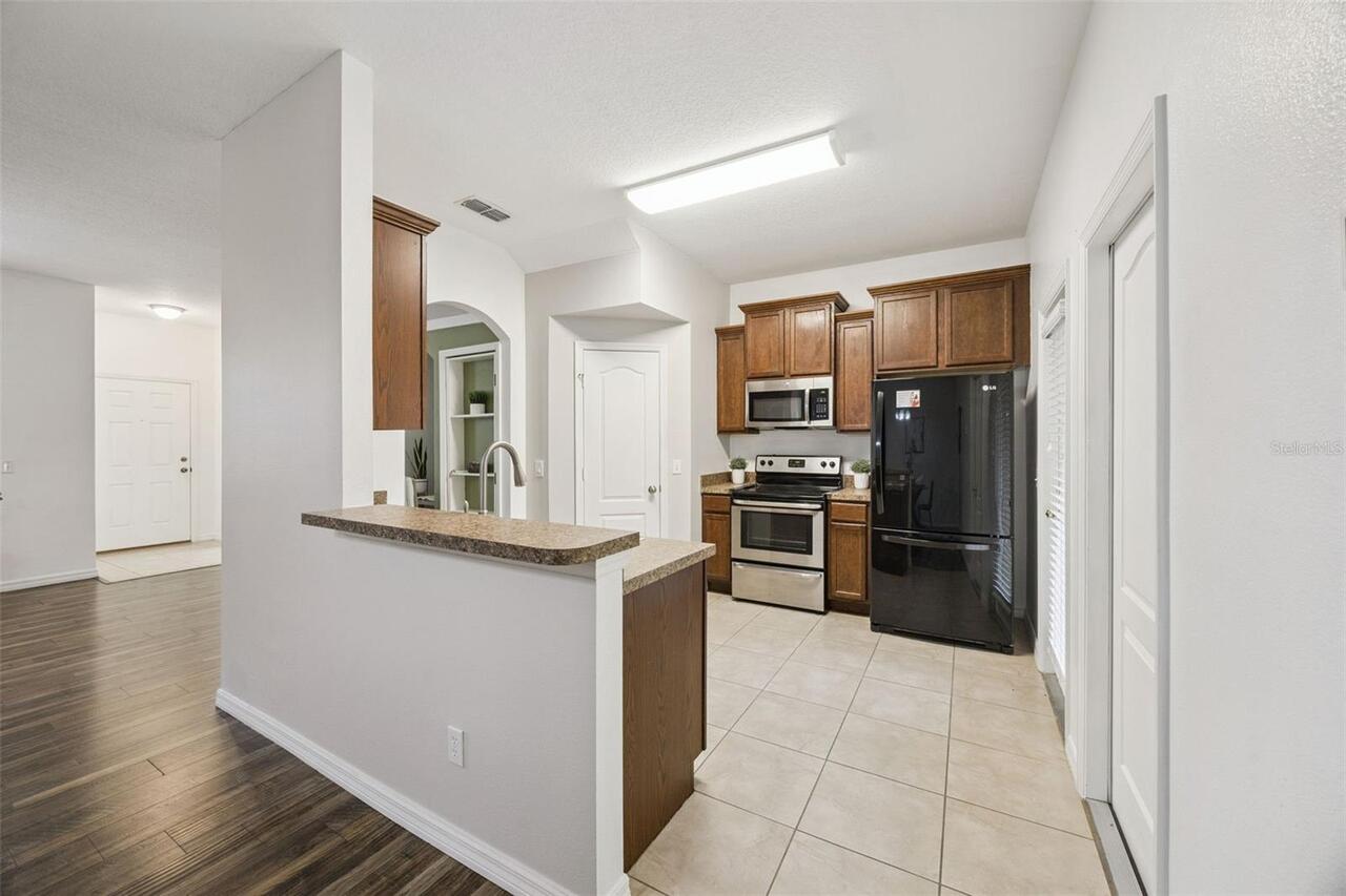 Listing Photo 12