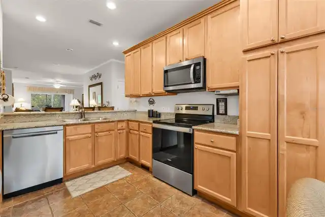 Listing Photo 17