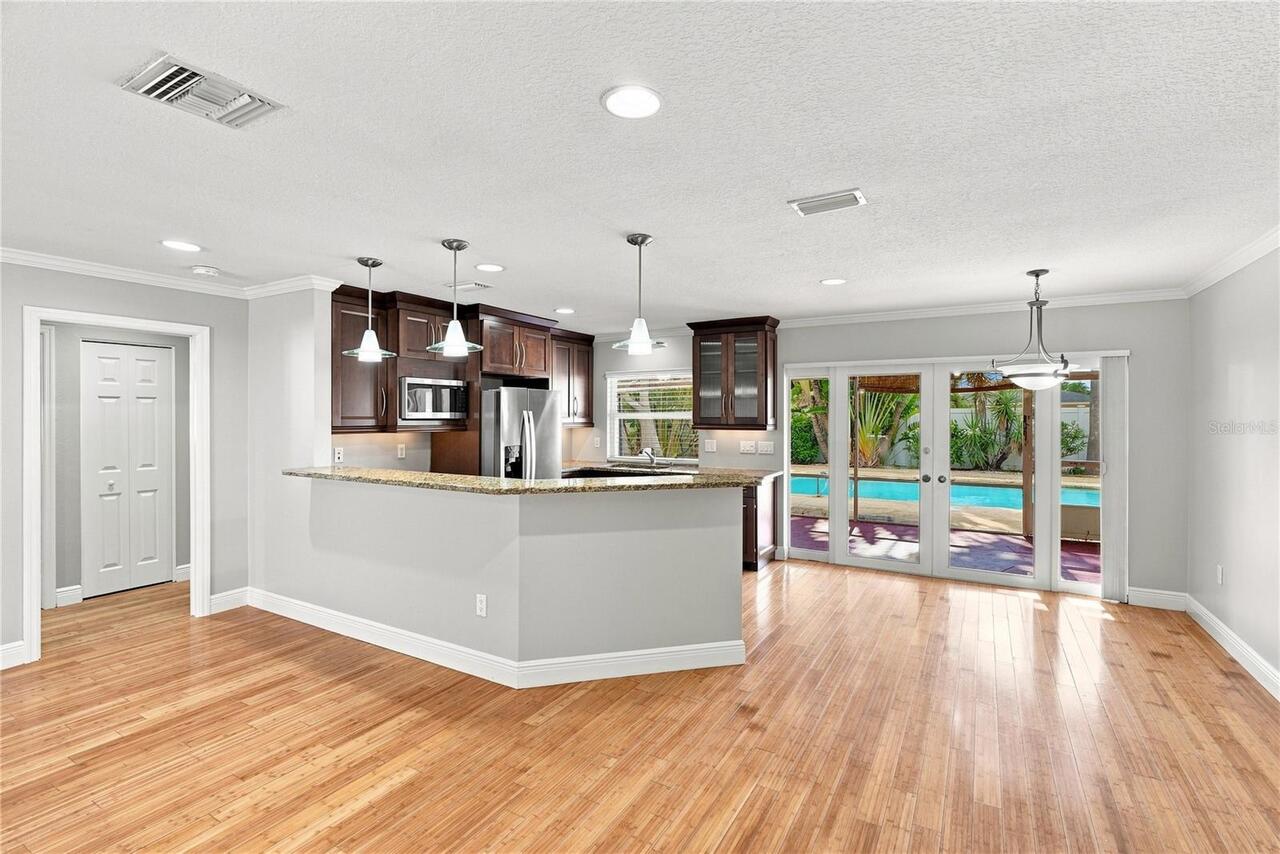 Listing Photo 14