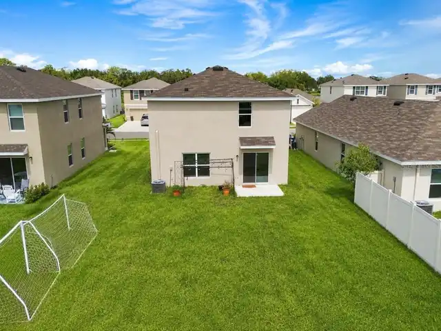 Listing Photo 10