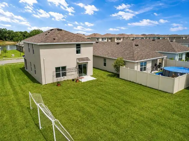 Listing Photo 11