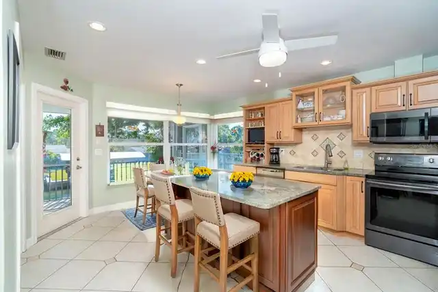 Listing Photo 17