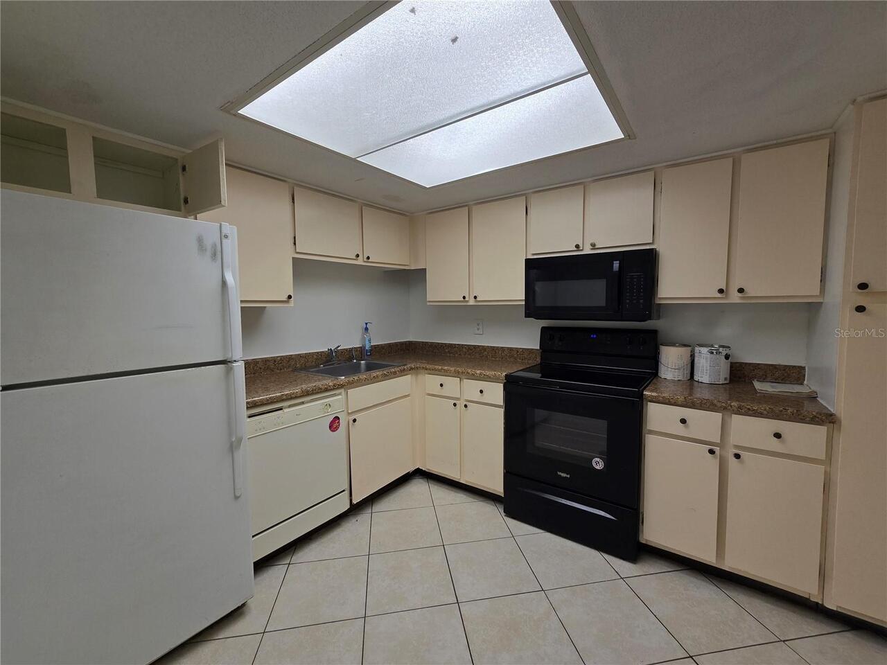 Listing Photo 8