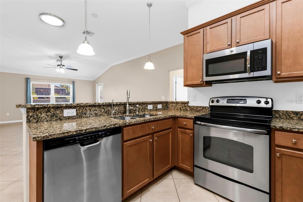 Listing Photo 11