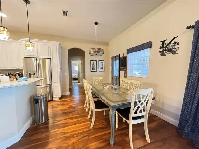 Listing Photo 12