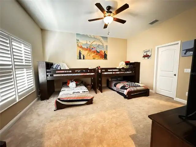 Listing Photo 18