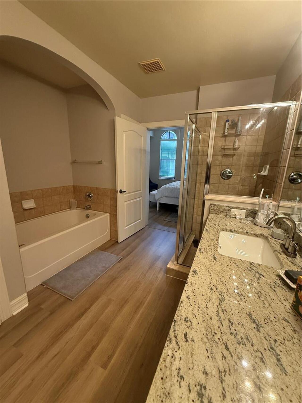 Listing Photo 10