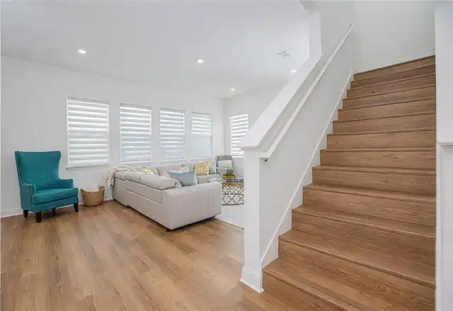 Listing Photo 11