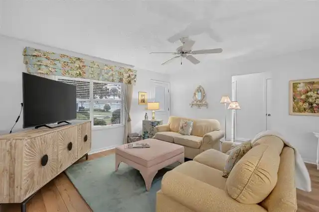 Listing Photo 8