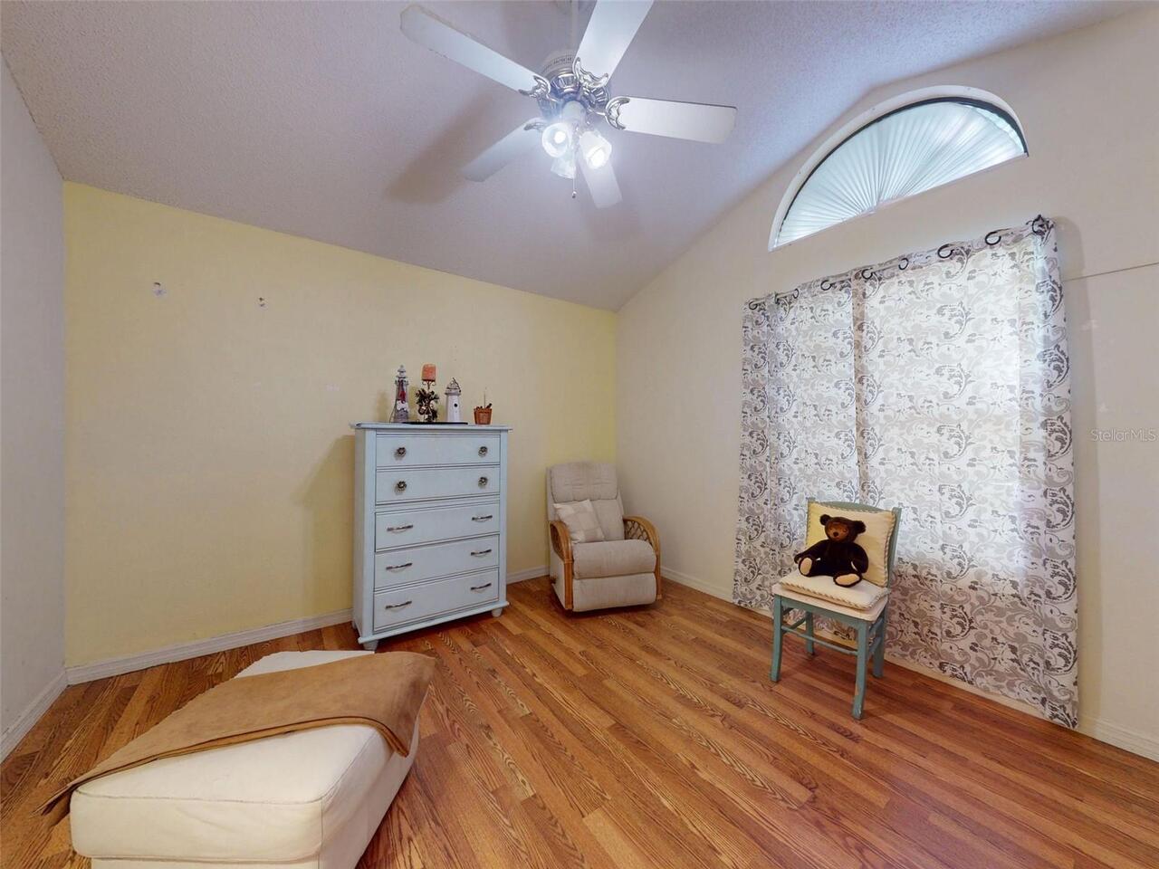 Listing Photo 9