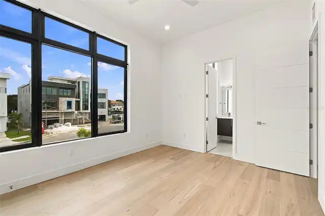 Listing Photo 43
