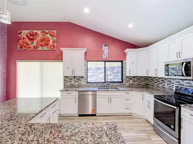 Listing Photo 16