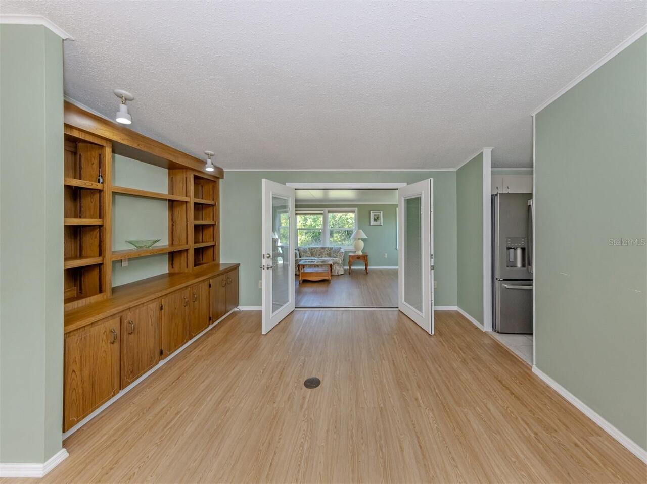 Listing Photo 10