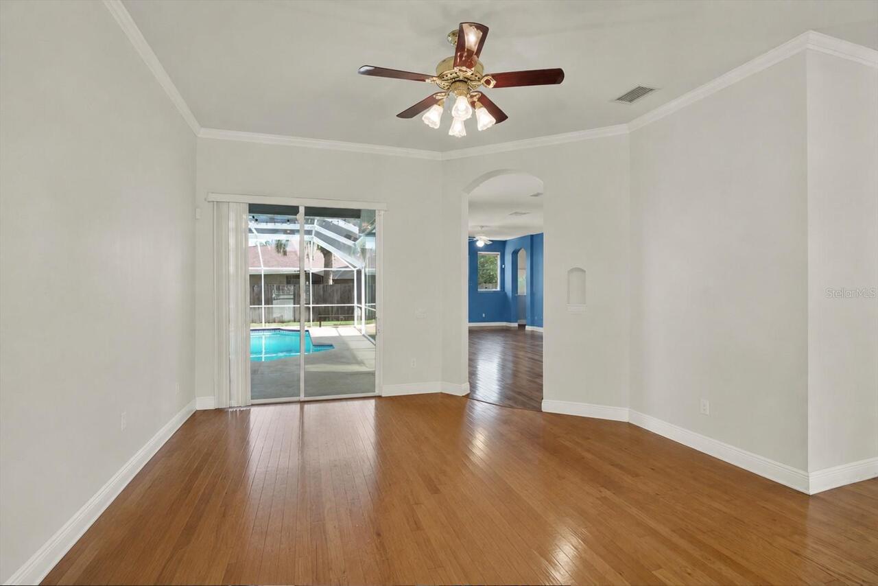 Listing Photo 9