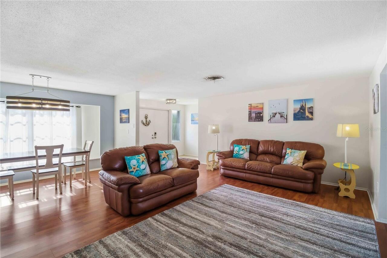 Listing Photo 12