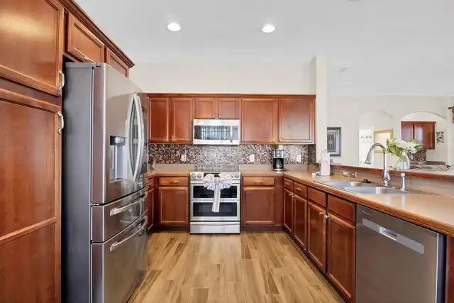 Listing Photo 9