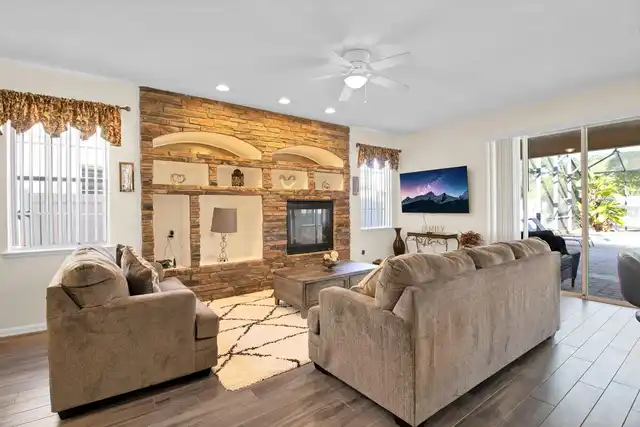 Listing Photo 16