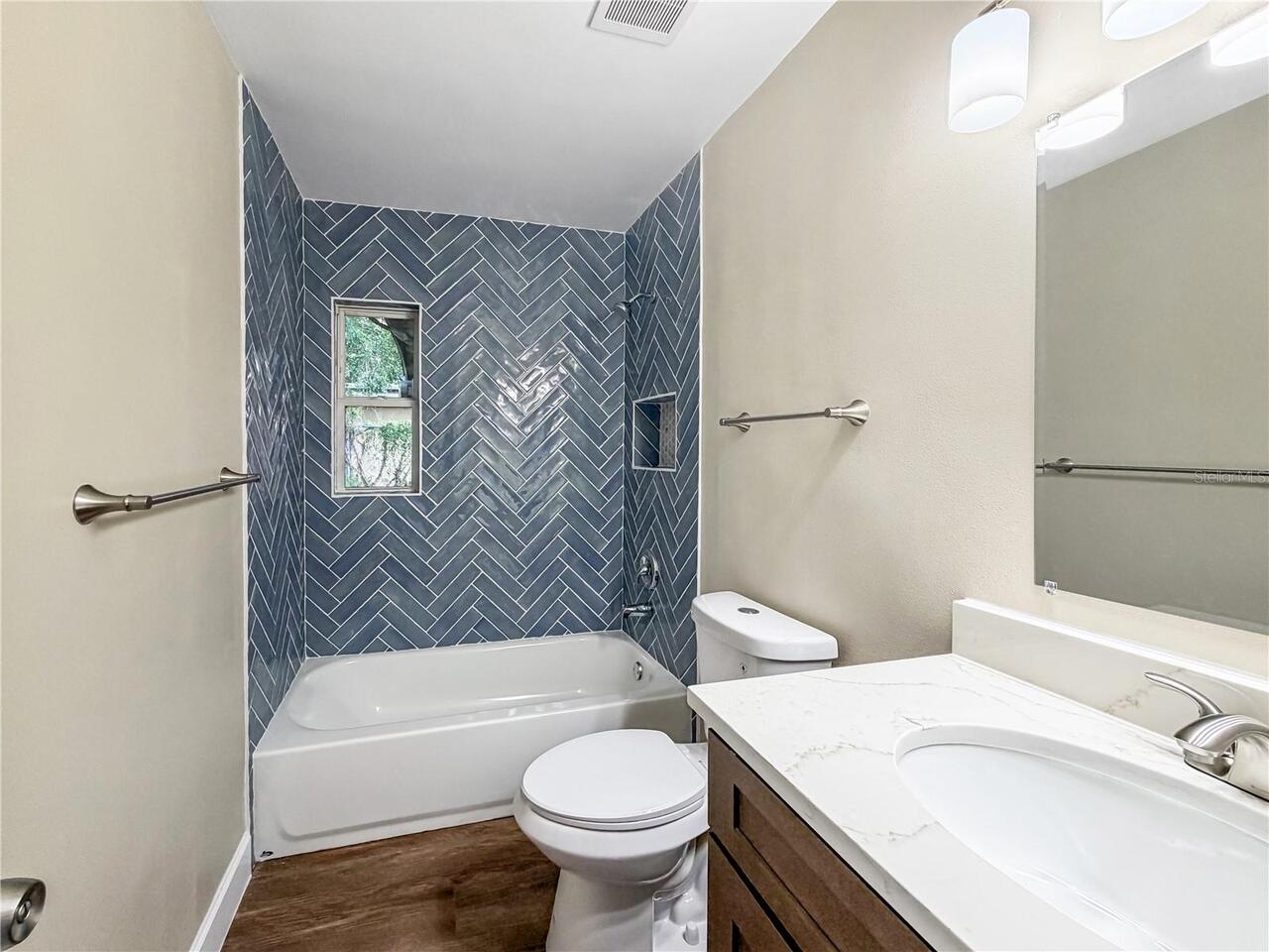 Listing Photo 9