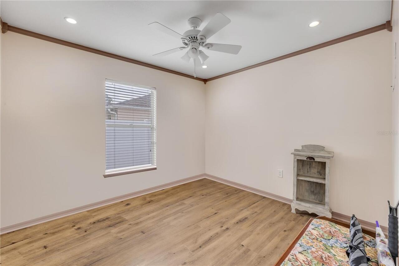 Listing Photo 14