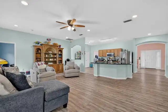 Listing Photo 17
