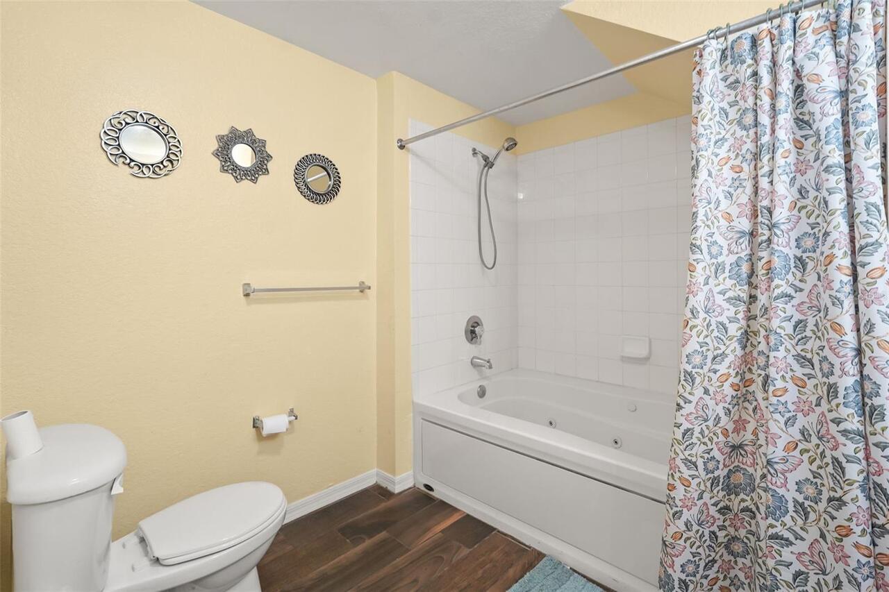 Listing Photo 9