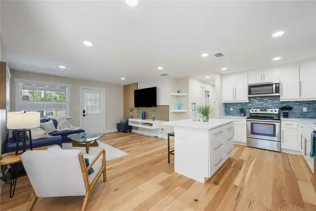 Listing Photo 8