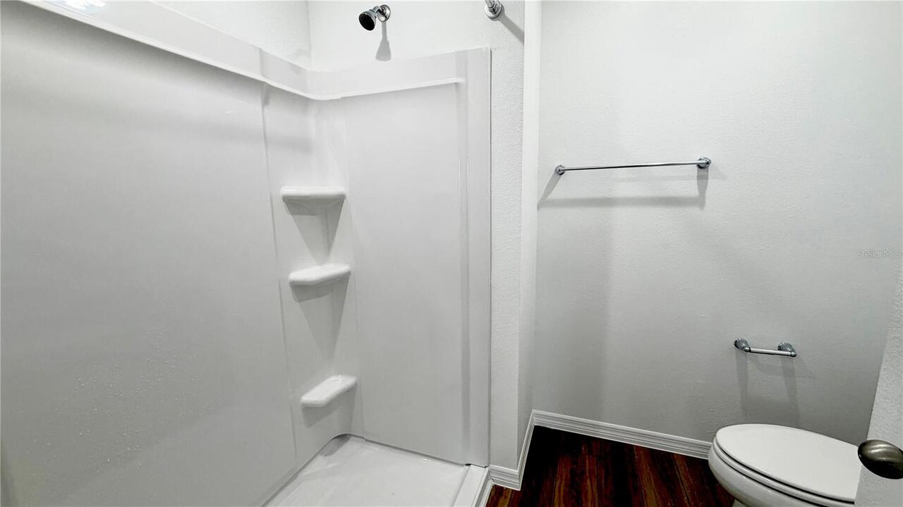 Listing Photo 12