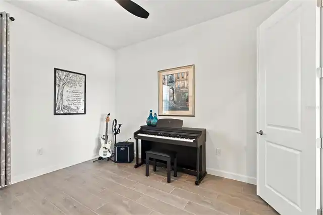 Listing Photo 16