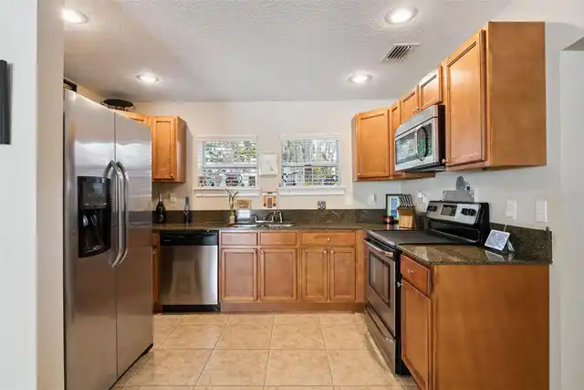 Listing Photo 10