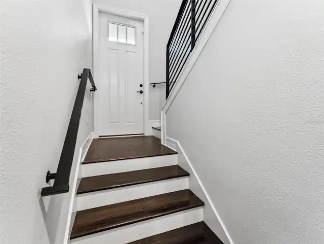 Listing Photo 6