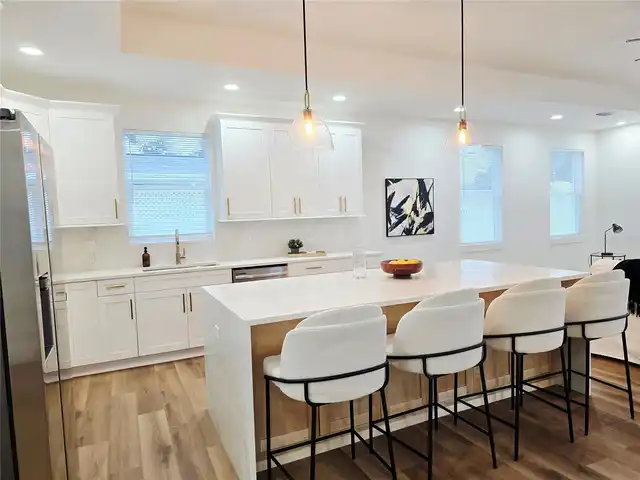 Listing Photo 8