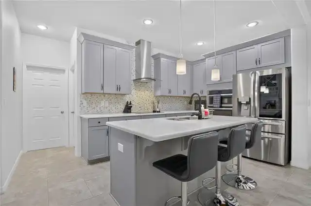 Listing Photo 12