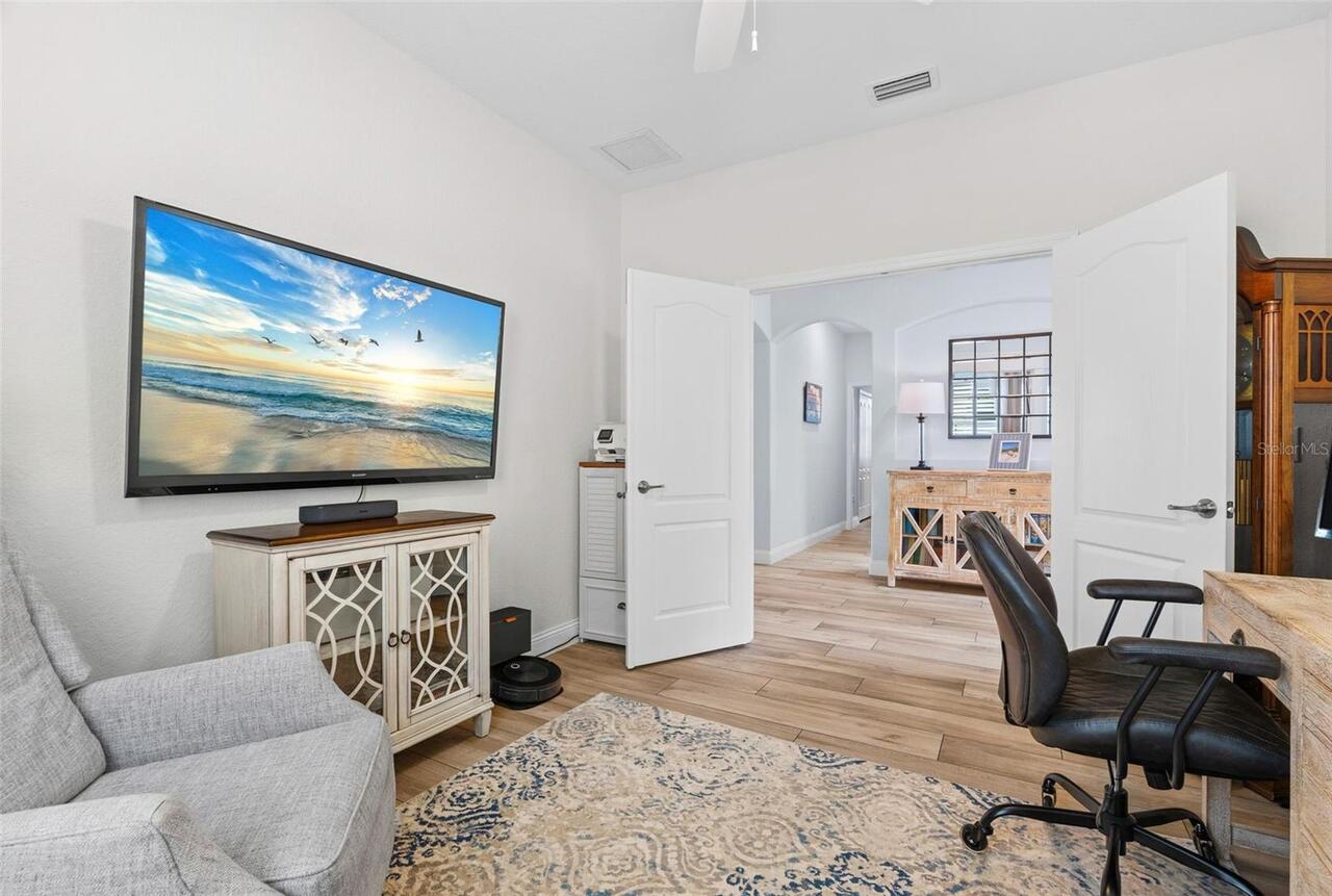 Listing Photo 15