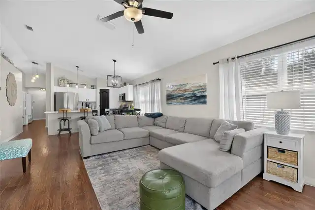 Listing Photo 10