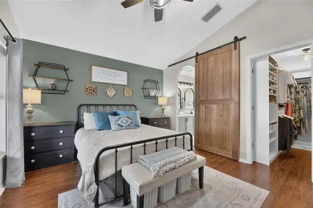 Listing Photo 17